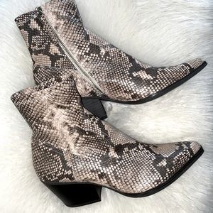 🔥New Dolce vita booties